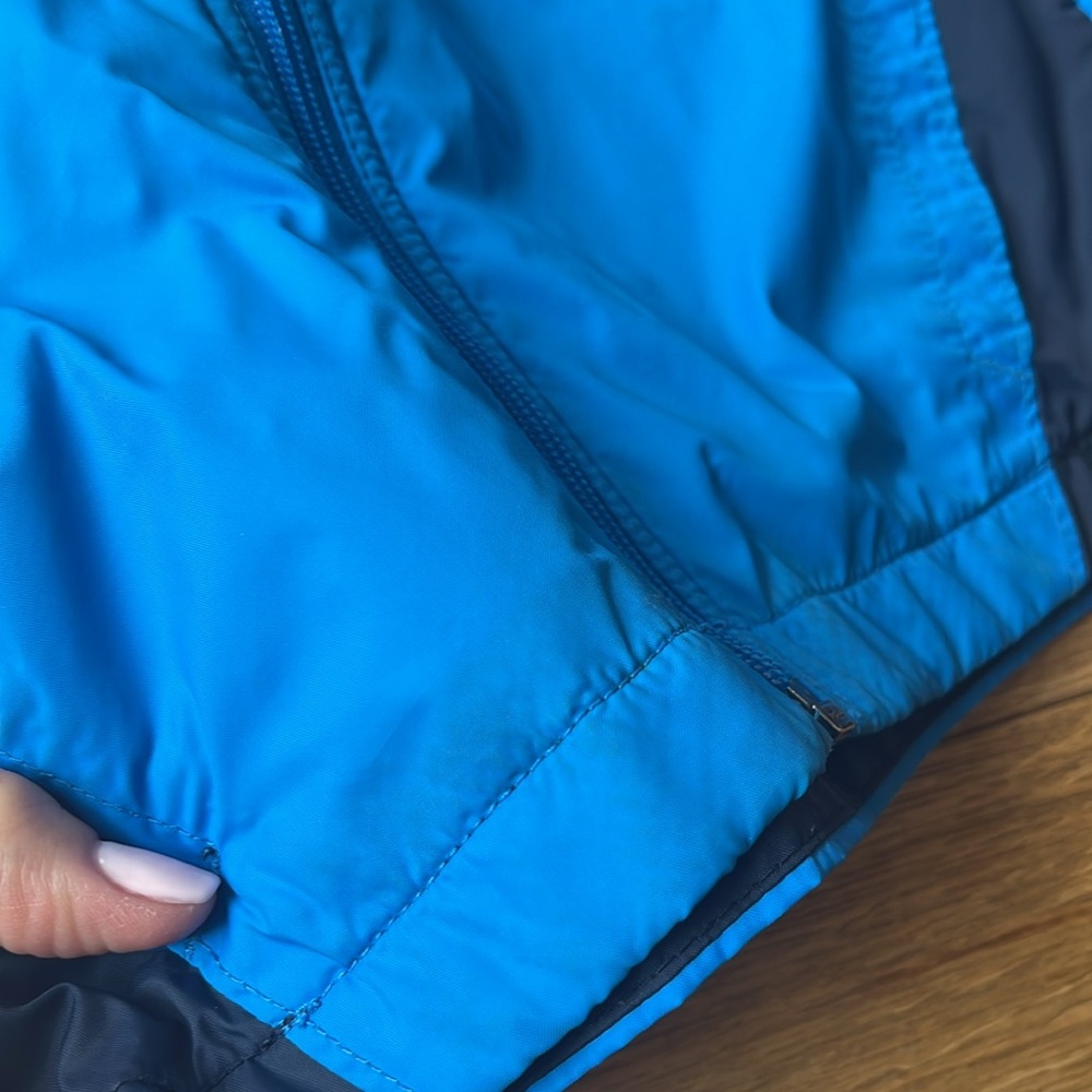 Kids Blue Columbia rain Jacket with reflector on top zipper - Picture 7 of 9